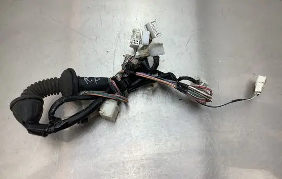 Toyota Yaris Front door wiring loom 82152