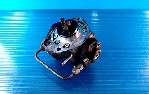 Toyota Avensis T270 Fuel injection high pressure pump 221000R040 HU2940000711 04368