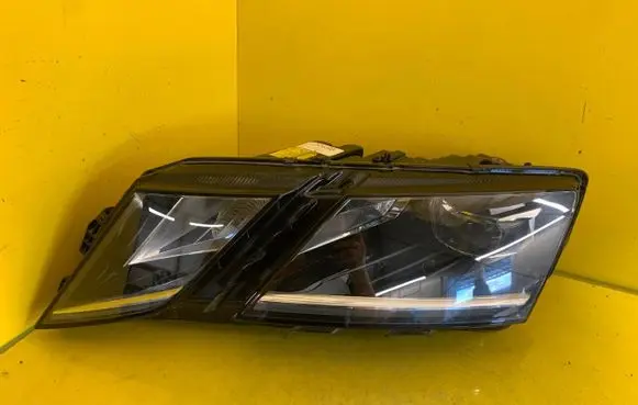 Skoda Octavia Mk3 (5E) Headlight/headlamp 5E1941015F
