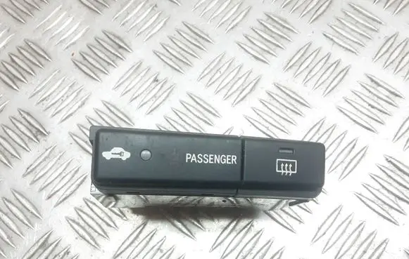 Toyota Avensis T250 Windscreen/window heater switch 8479005110D