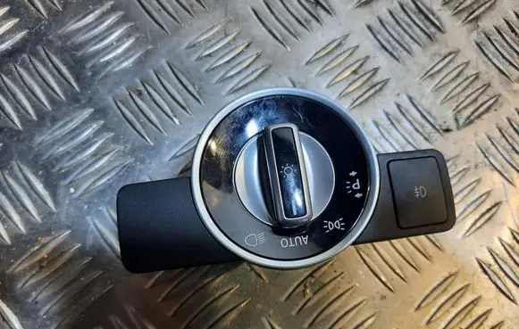 Mercedes-Benz CLA C117 X117 W117 Light switch A2129050551