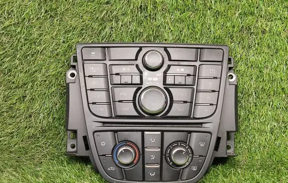Opel Astra J Head unit multimedia control 13337218 13337691