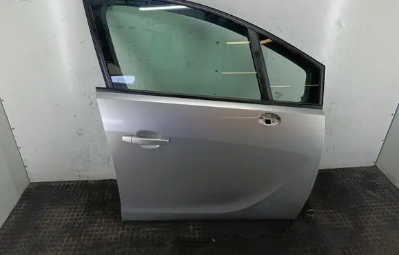 Opel Meriva B Front door Z157