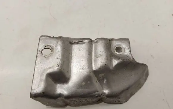 Volkswagen PASSAT B8 Heat shield in engine bay 04L129969J