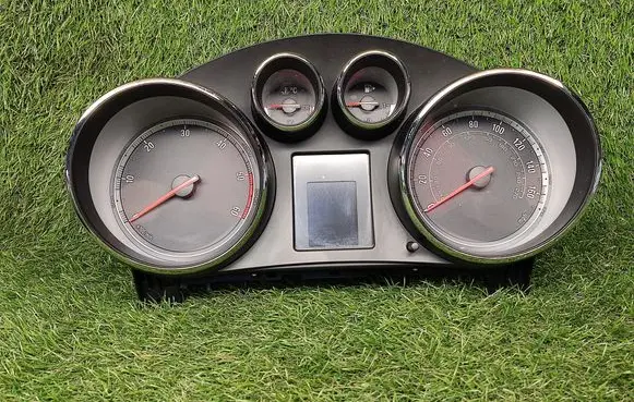 Opel Insignia A Speedometer (instrument cluster) 12843883