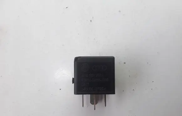 Volkswagen Golf VI Other relay 4H0951253A V23136B0006X080
