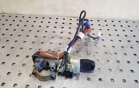 Subaru Forester SG Ignition lock 88215AE010 X1T25571