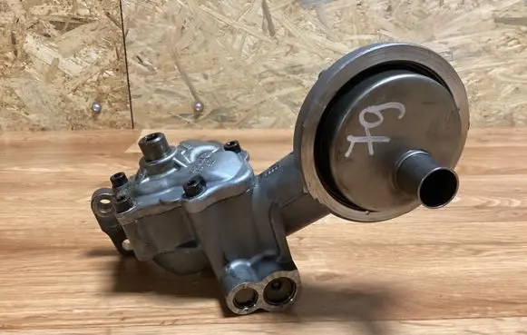 Audi A6 S6 C6 4F Oil pump 059115105