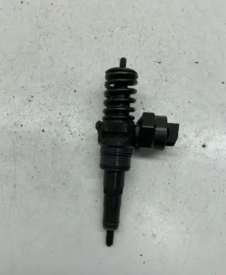 Volkswagen PASSAT B5 Fuel injector 038130073F 0414720007