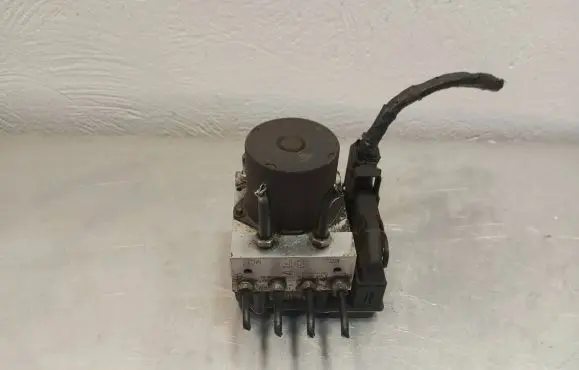 Jaguar X-Type ABS Pump 6X432C405BA