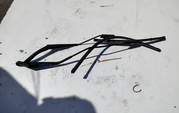 Fiat Qubo Front wiper blade arm 