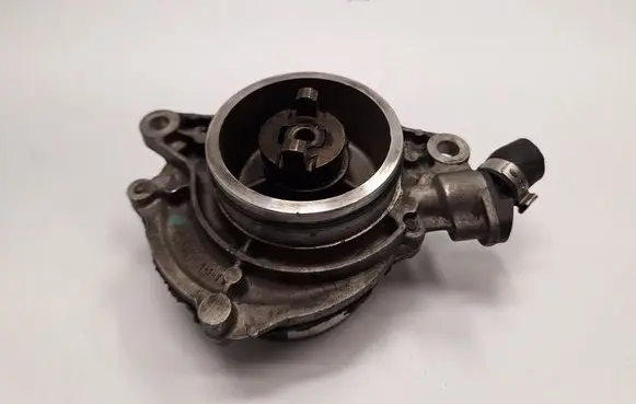 BMW 3 E46 Vacuum pump 7795142 11667795142 11667787366