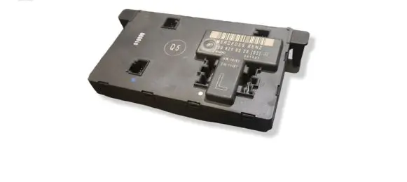 Mercedes-Benz C W203 Door control unit/module 2038206326 351307 SW1101
