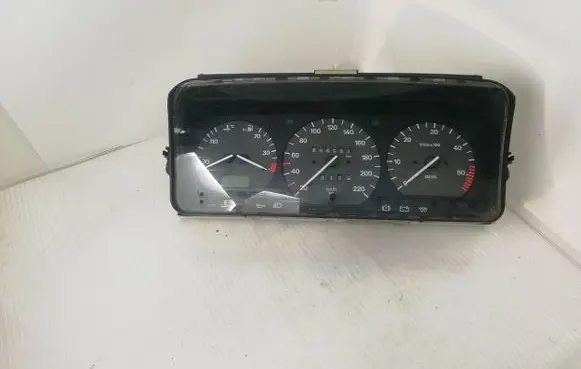 Volkswagen PASSAT B4 Speedometer (instrument cluster) 6160593040