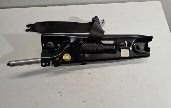 Volvo XC70 Front seatbelt 39865060