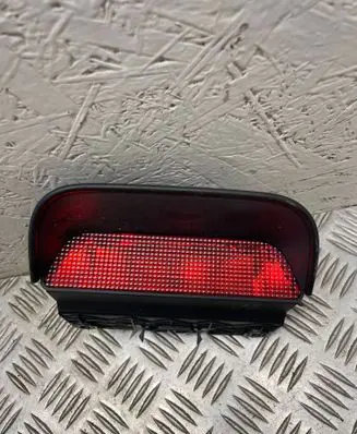 Honda CR-V Third/center stoplight p6939