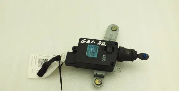 Hyundai Santa Fe Central locking motor 957502B000