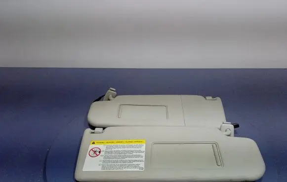 Volkswagen PASSAT CC Sun visor
