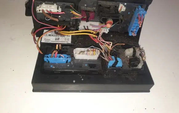 Mercedes-Benz E W211 Comfort/convenience module 2115453901