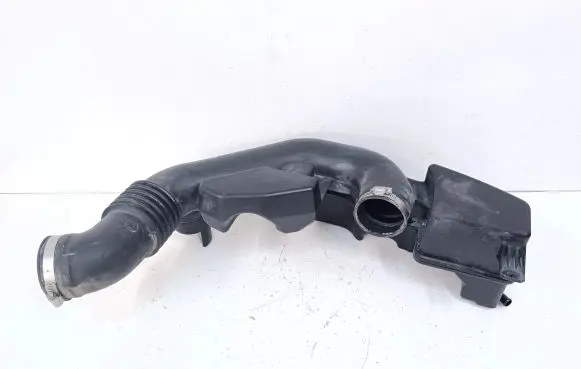 Subaru Outback (BS) Intake resonator 