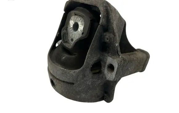 Engine mount bracket