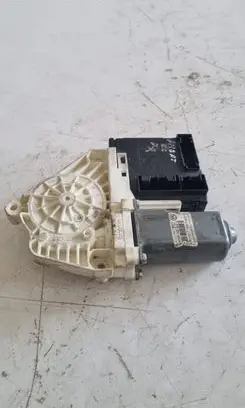 Volkswagen PASSAT CC Front door window regulator motor 3C095979