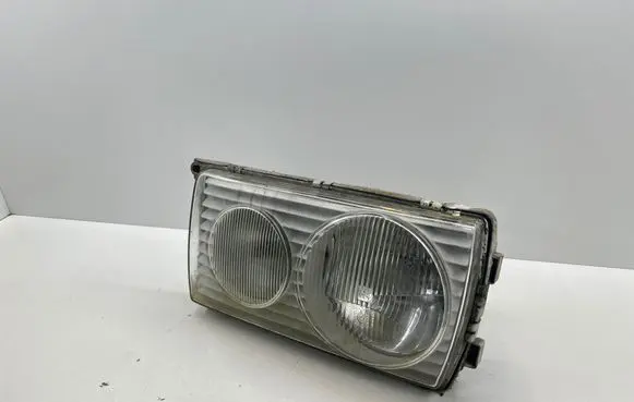 Mercedes-Benz W123 Headlight/headlamp 117683