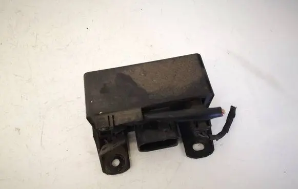 Mercedes-Benz C W203 Glow plug pre-heat relay 