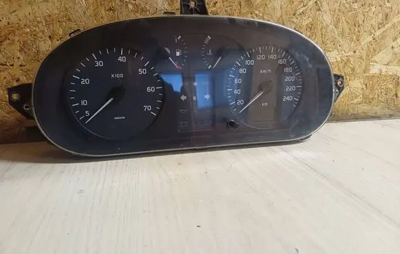 Renault Scenic I Speedometer (instrument cluster) 21658869A P8200071820