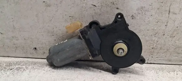 BMW 3 E46 Front door window regulator motor 0130821716