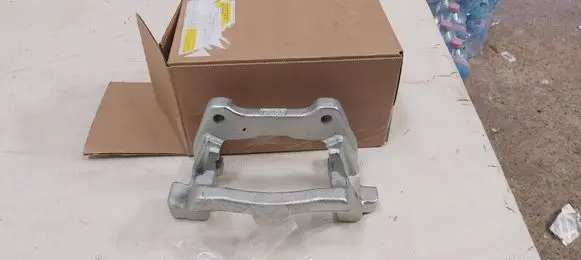 Land Rover Discovery 4 - LR4 Brake caliper pad carrier rear LR032059 100432