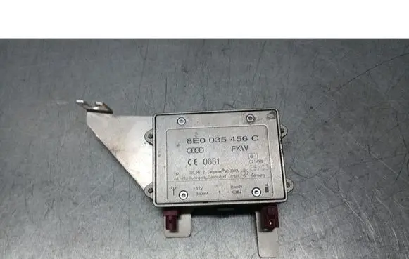 Audi A8 S8 D3 4E Aerial antenna amplifier 8E0035456C