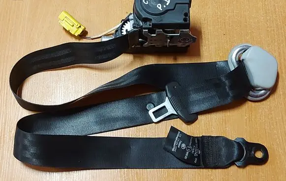 Volkswagen Caddy Front seatbelt 2K0857806D