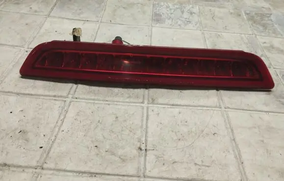 KIA Carnival Third/center stoplight 927004D000