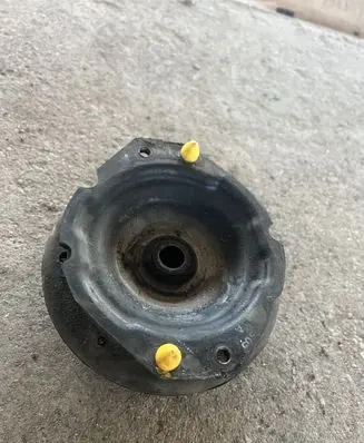 Renault Espace IV Coil spring mount 