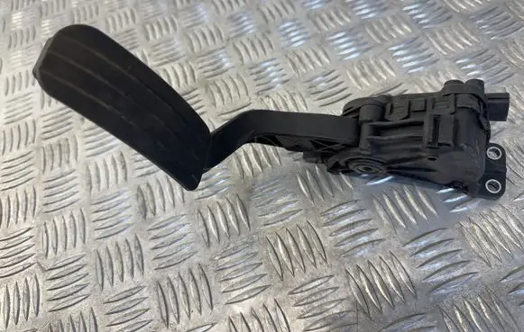 Renault Master III Accelerator throttle pedal 8200672371C 6PV00908510