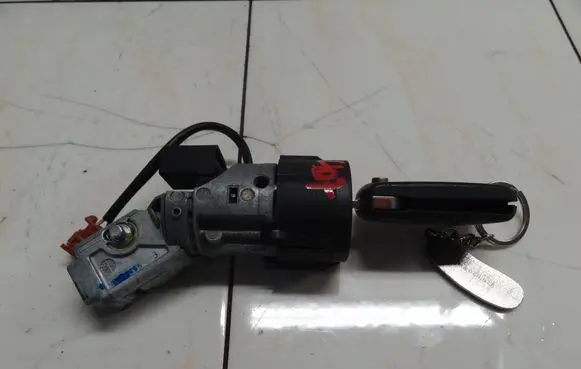 Peugeot 407 Ignition lock 9648445180