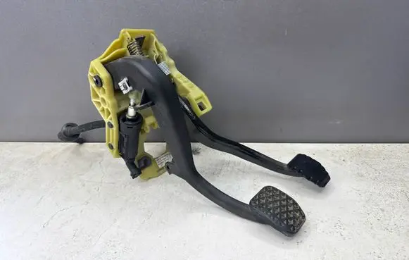 BMW 5 E60 E61 Pedal assembly 4010613