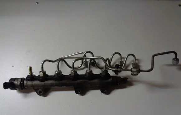 Renault Laguna III Fuel main line pipe 0445214155