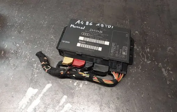 Audi A4 S4 B6 8E 8H Comfort/convenience module 8E0959433AD