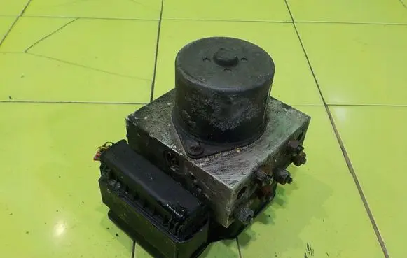 Mini One - Cooper R56 ABS Pump 15803208L NP544