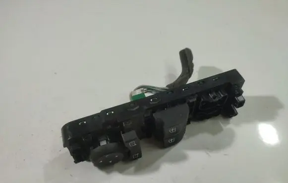 Renault Megane III Wing mirror switch 