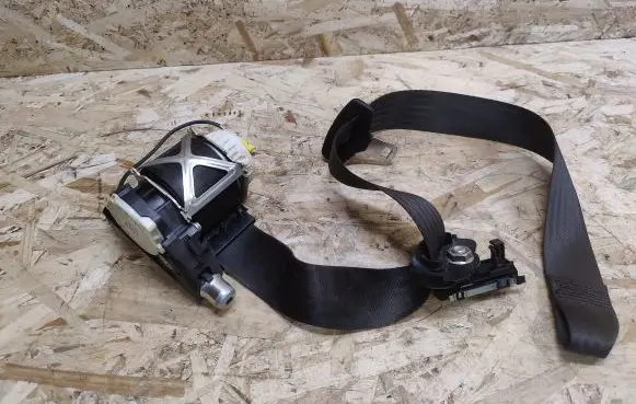 Maserati GranTurismo Front seatbelt 34041001 080311690