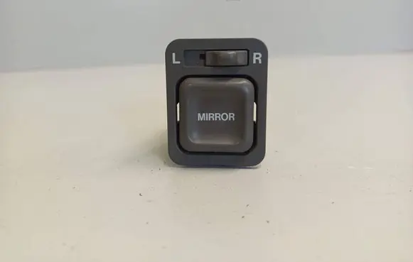 Wing mirror switch