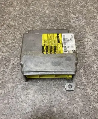 Toyota Avensis T220 Airbag control unit/module 208623106