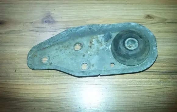 Volkswagen Polo III 6N 6N2 6NF Engine mount bracket 867199383a