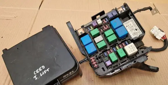 KIA Ceed Fuse box set