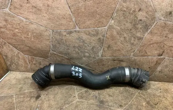 BMW 6 G32 Gran Turismo Engine coolant pipe/hose 8572906