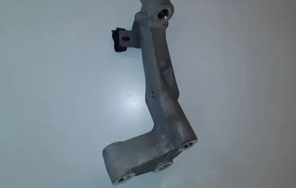Peugeot 3008 II Engine mounting bracket S0415B