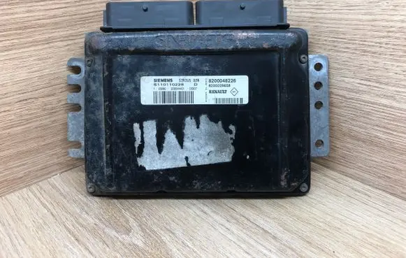 Renault Megane II Engine control unit/module 8200048226 S110110228 8200029658